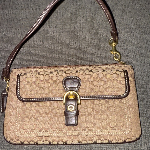 Coach wristlet - Picture 3 of 3